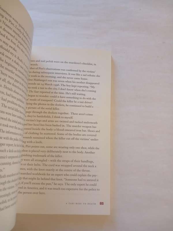 Byle-Veld, Dossier of a Serial Sleuth by Hanlie Retief, First Edition