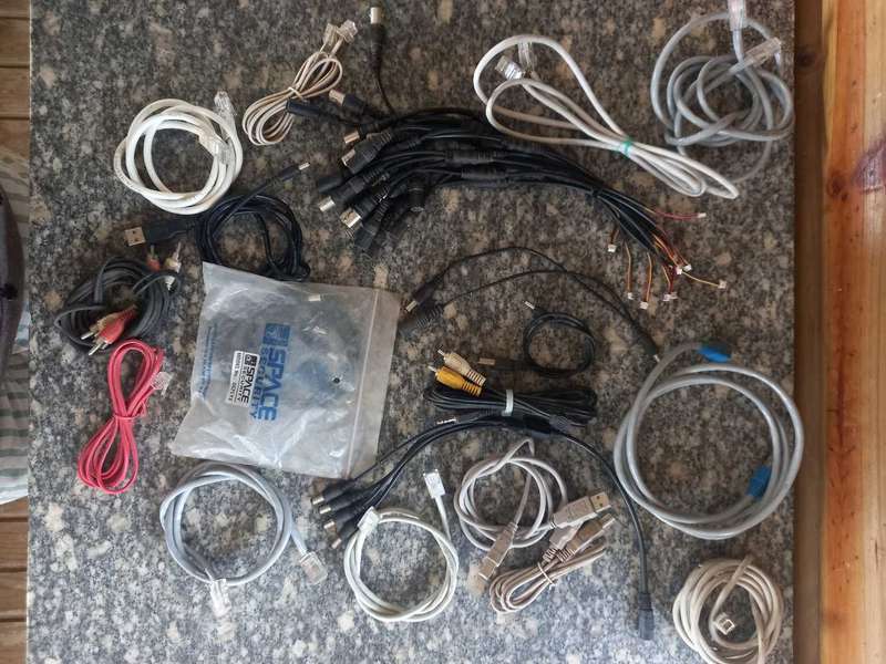 PC CABLE AND PLUG BUNDLE