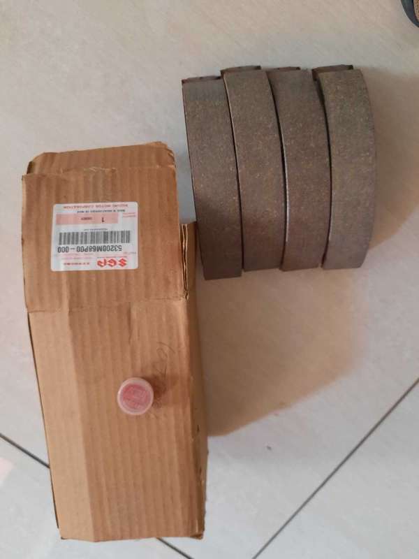 Suzuki swift genuine brake shoes