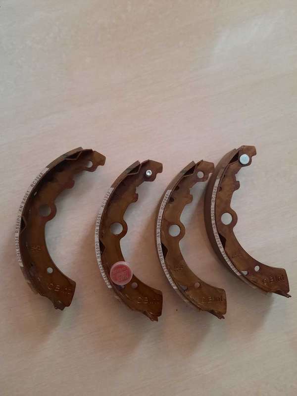 Suzuki swift genuine brake shoes