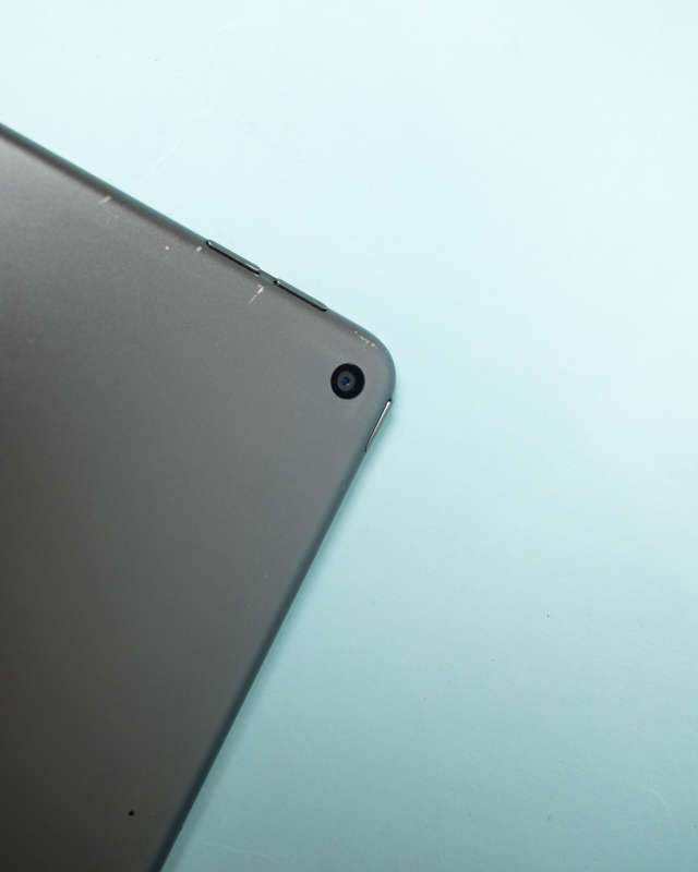 Apple Ipad Air 3rd Gen 64GB (Please Read)
