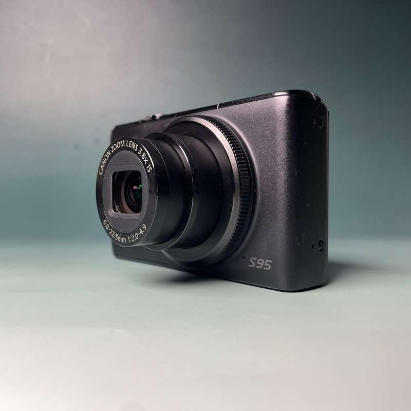 Canon Sureshot S95 Digicam
