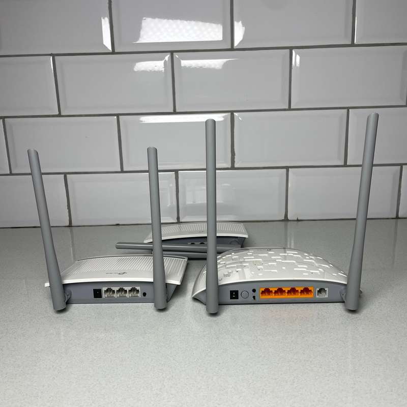 Lot of 3 TP-Link Wifi Routers (Please Read)
