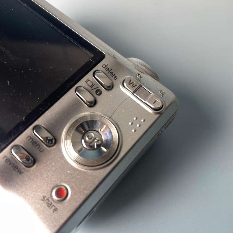 Kodak Easy Share C1013 Point and Shoot Digital Camera 10MP 3x Zoom