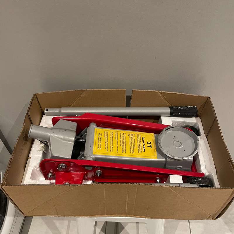 3 Ton Hydraulic Jack (Faulty)