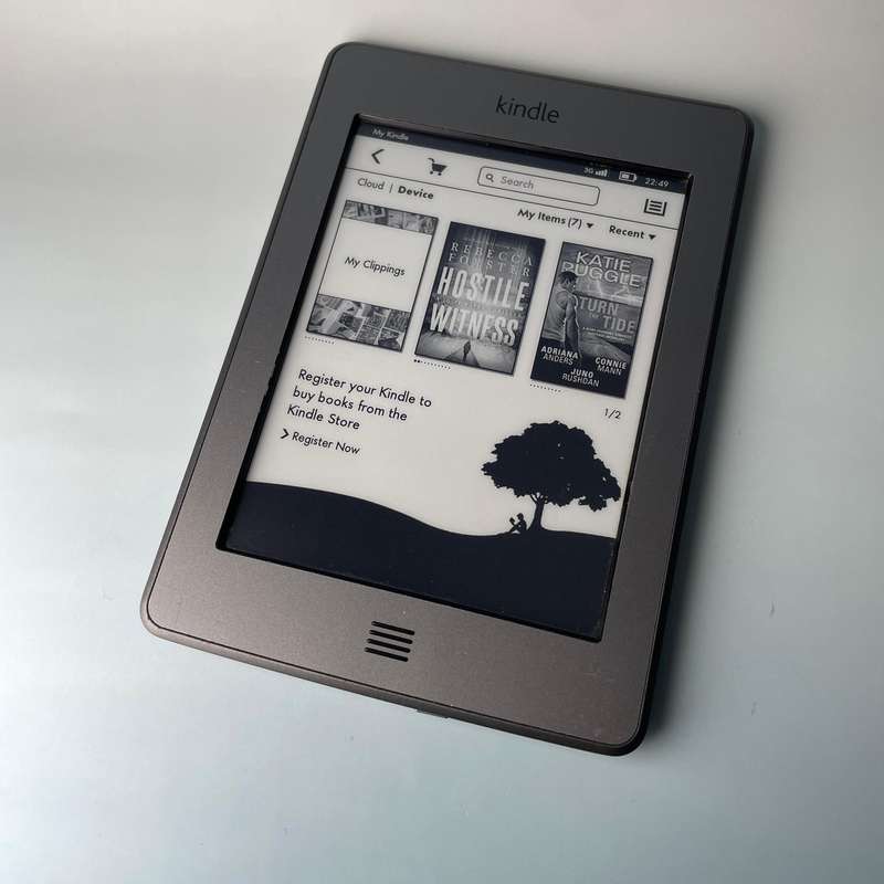 Amazon Kindle Touch 4th Gen Reader