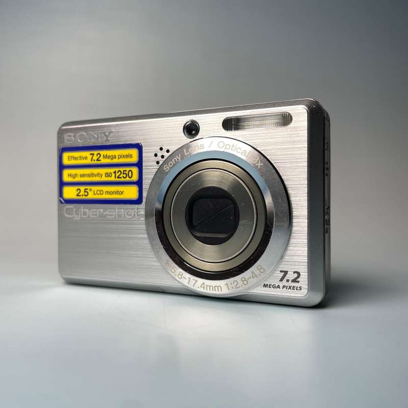 Sony DSC S750 Digital Point and Shoot Camera Digicam