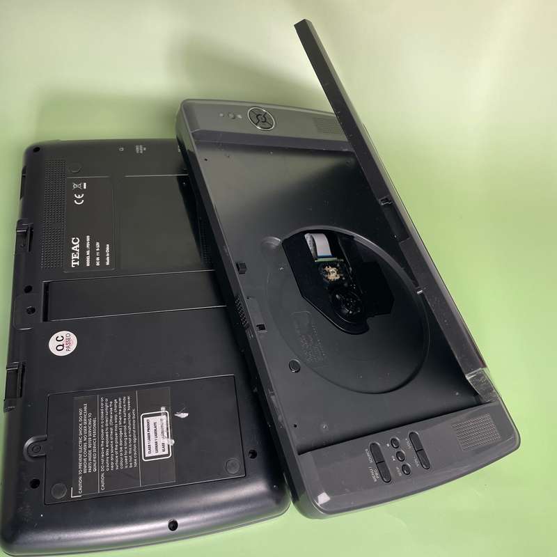 TEAC Porteable DVD Player Set (PLEASE READ)