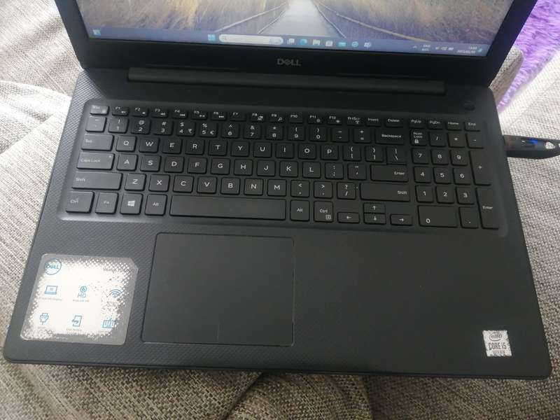 Dell Vostro 3590 i5-10210U 8GB DDR4 1TB HDD Windows 11 Pro Used