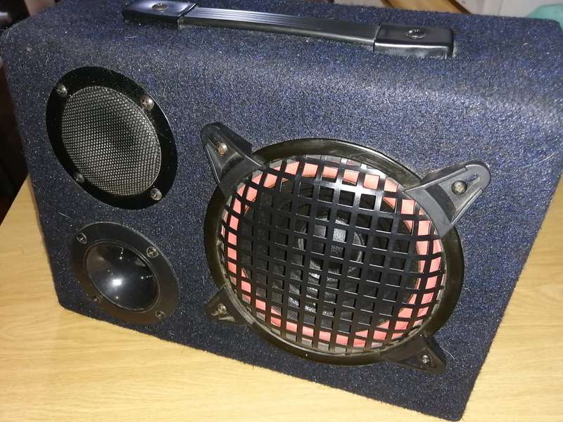 2x 6" Speakers in boxes