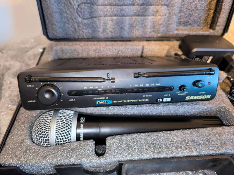 Samson Stage 55 - Wireless Handheld Microphone System