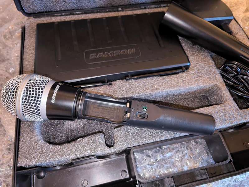 Samson Stage 55 - Wireless Handheld Microphone System