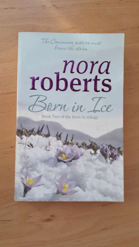 Born in Ice by Nora Roberts