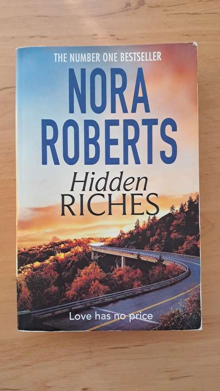 Hidden Riches by Nora Roberts