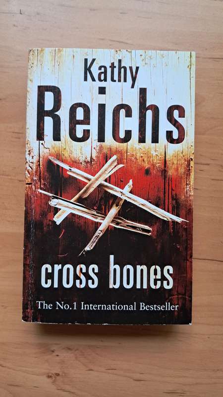Cross Bones by Kathy Reichs