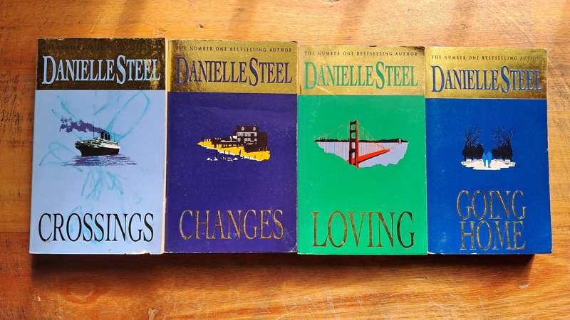Danielle Steel 4-book Bundle: Crossings, Changes, Loving, and Going Home