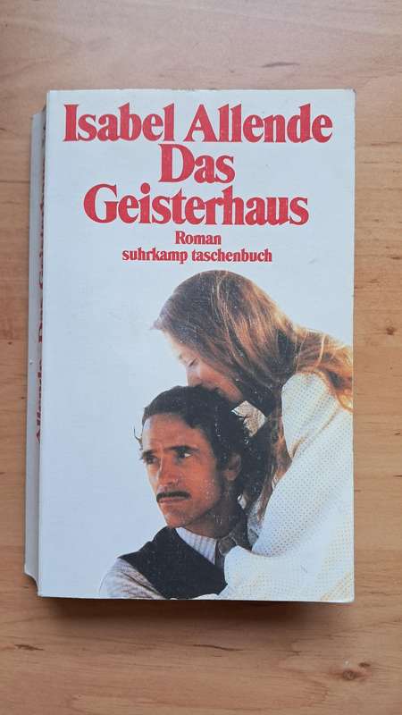 Das Geisterhaus by Isabel Allende