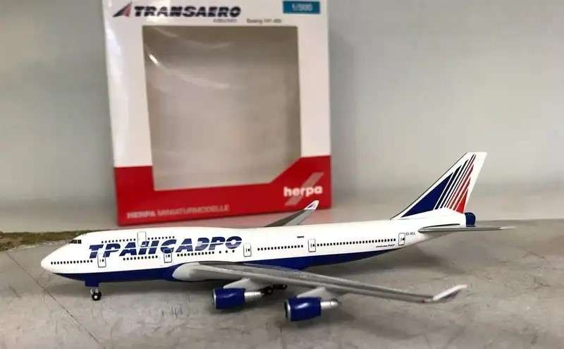 Boeing 747-400 Transaero - 1/500 Scale (HW527651)(Herpa Wings)