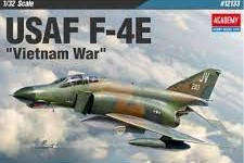McDonnell Douglas F-4E Phantom II Vietnam War - 1/32 Scale (IAcademy 12133)