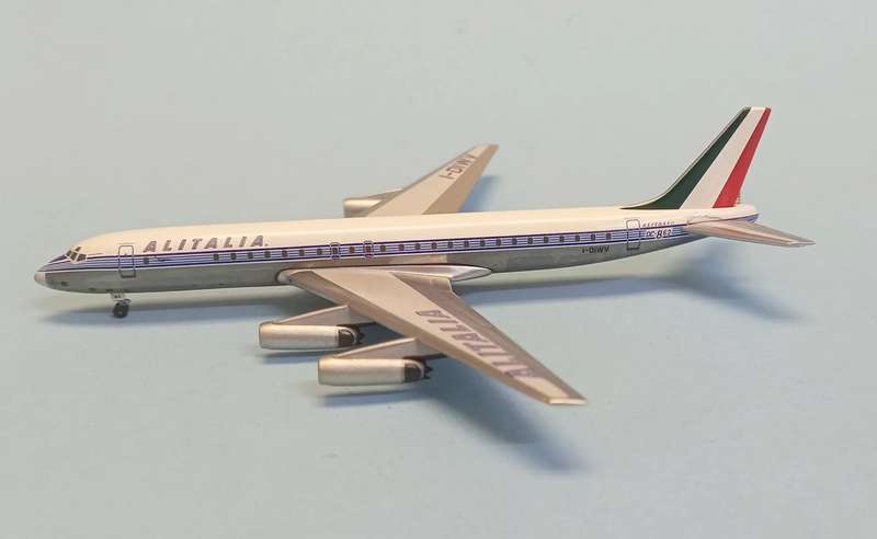 Douglas DC-8-62 Alitalia - 1/400 Scale (AeroClassics)(ACIDIWV)(TAS4458)