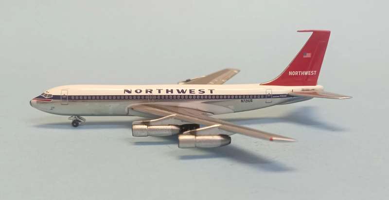 Boeing 720-051B Northwest - 1/400 Scale (AeroClassics)(ACN72IUS)(TAS4611)