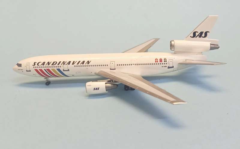 McDonnell Douglas DC-10-30 SAS - 1/400 Scale (Aero Classics)(ACOYKDB)(TAS4449)
