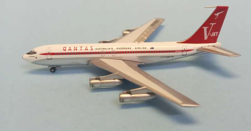 Boeing 707-138B Qantas - 1/400 Scale (AeroClassics)(ACVHEAB)(TAS002525)
