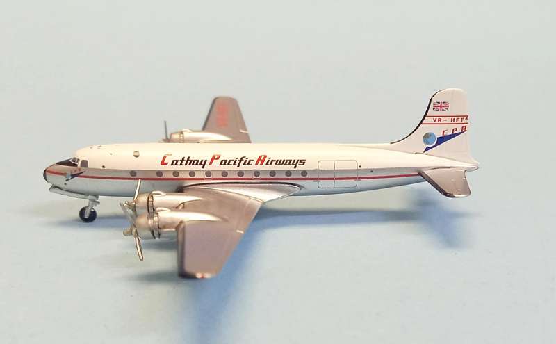 Douglas DC-4 Cathay Pacific Airways - 1/400 Scale (AeroClassics)(ACVRHFF)(TAS4519)