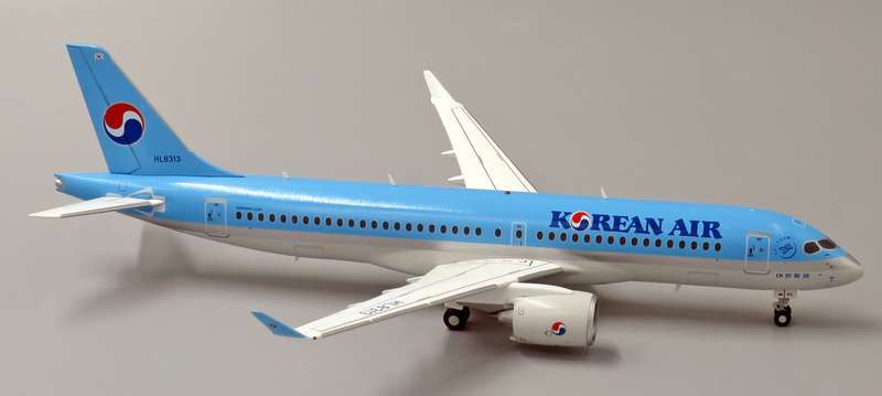 Bombardier CS300 Korean Air - 1/200 Scale (JCWings)(EW2CS3002)