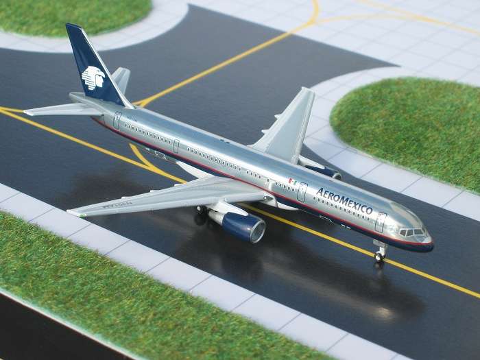 Boeing 757-200 AeroMexico - 1/400 Scale (Gemini Jets GJAMX058)