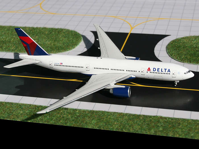 Boeing 777-200LR Delta Air Lines - 1/400 Scale (Gemini Jets GJDAL1026)