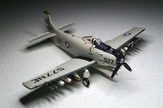 Douglas AH-1 Skyraider - 1/72 Scale (Hobby Master)(HA2903)