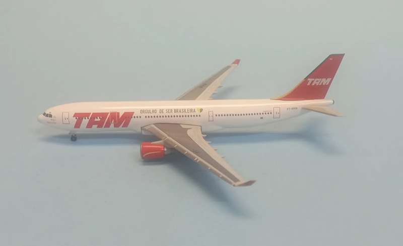 Airbus A330-200 TAM - 1/500 Scale (Herpa)(HW502016)(PW0062)