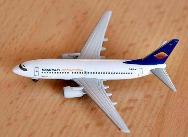 Boeing 737-700 Hamburg International - 1/500 Scale (Herpa 512565)