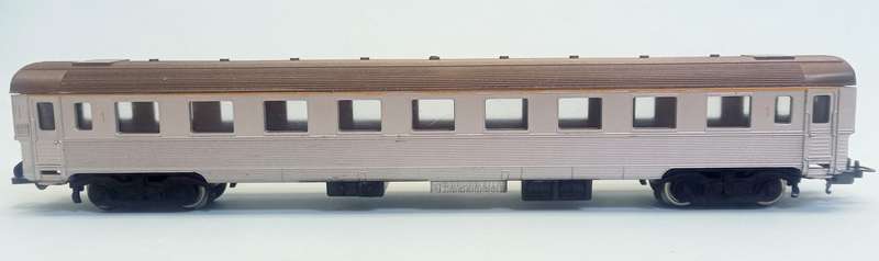 SNCF Passenger Coach - h0 Gauge (Lima 9128)