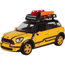 Mini Cooper S Countryman with Roof Rack (Yellow) - 1/24 Scale (Motormax MOT79752)