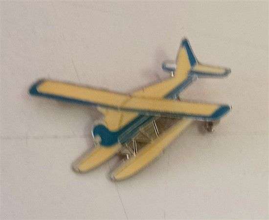 DH Beaver Float Plane Blue & Yellow Pin (PIN151)(TAS Pins)
