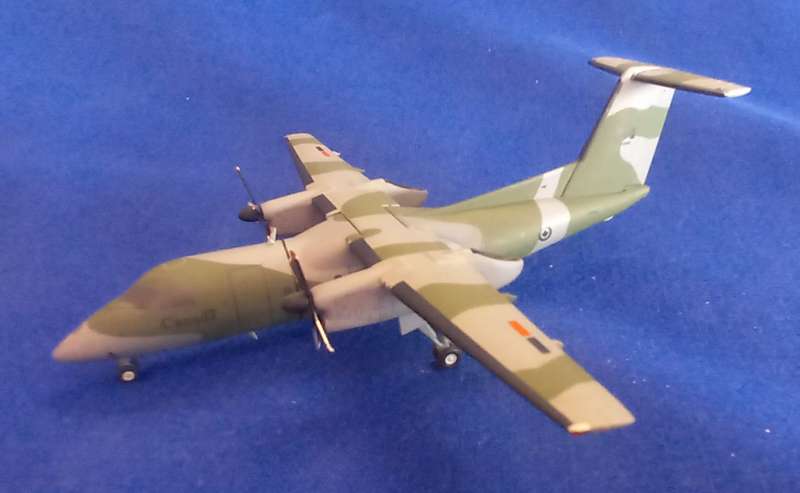 Bombardier Dash 8 (DHC-8-102) Canada Air Force 1/200 Scale (JC Wings)(XX2583)(TAS6121)