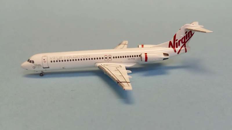 Fokker 100 Virgin Australia - 1/400 Scale (JC Wings)(XX4342)(TAS4383)