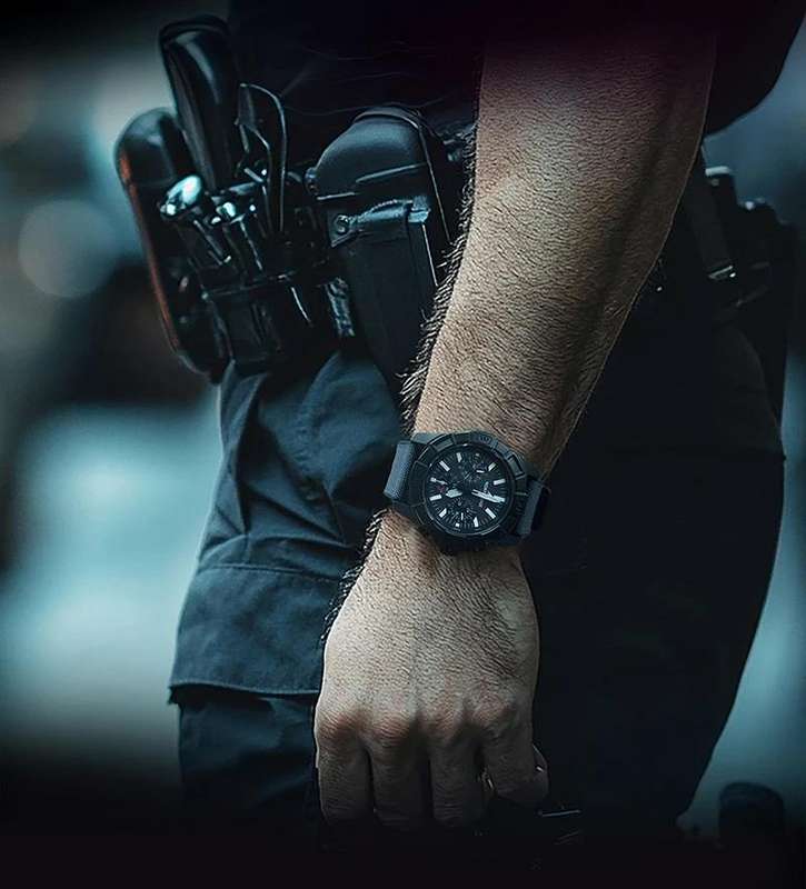 NORTH EDGE Men's Blaze  Photovoltaic Solar Drive Watch - Nylon Strap