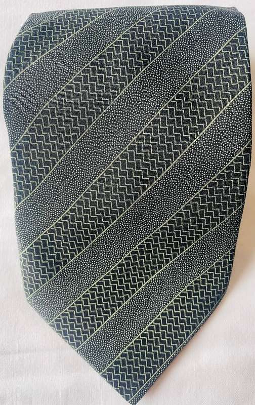 ORIGINAL GIORGIO ARMANI MENS PURE SILK HANDMADE TIE, BLACK WITH GEOMETRIC STRIPES & WHITE SPECKLED