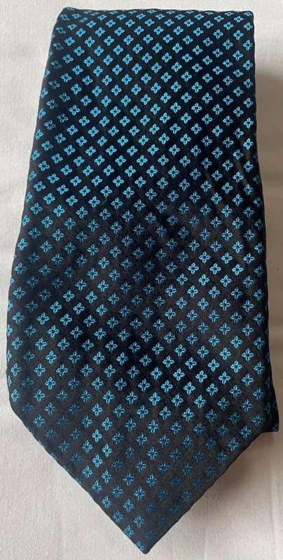 ORIGINAL HUGO BOSS MENS PURE SILK TIE, BLACK WITH BLUE CRUCIFORM PATTERN, MADE IN ITALY