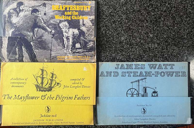 1 x COLLECTION OF 7 JACKDAW PUBLICATIONS, RANGING FROM NO. 7 TO NO. 52