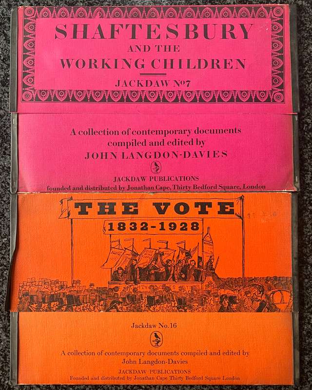 1 x COLLECTION OF 2 JACKDAW PUBLICATIONS, NO. 7 & NO. 16