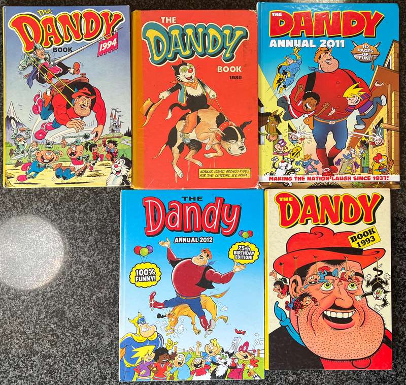 5 DANDY COMIC BOOKS! THE DANDY BOOK 1980, THE DANDY BOOK 1993, THE DANDY BOOK 1994, ...