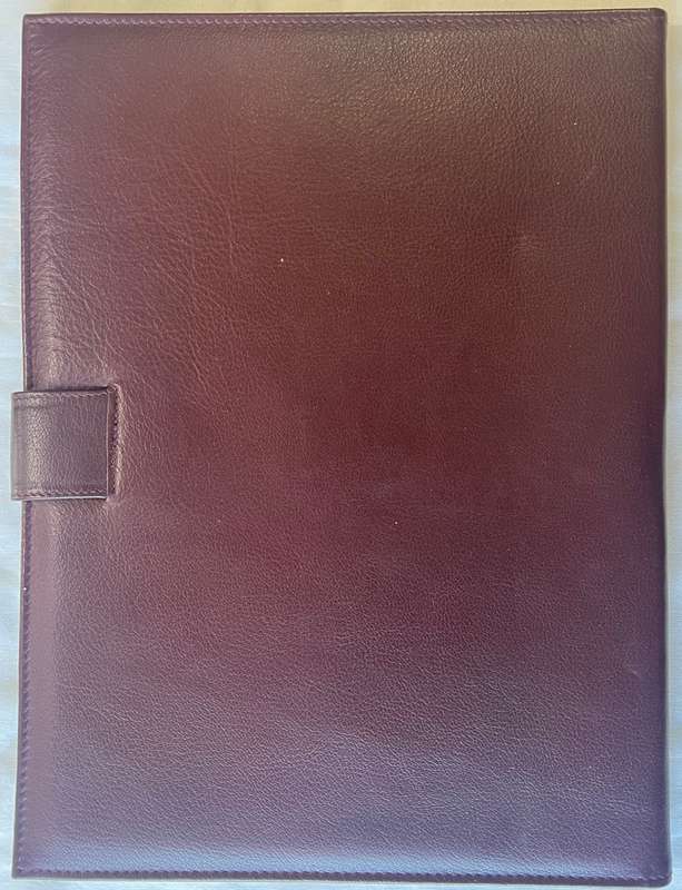 DARK BROWN A4 SIZE LEATHER FOLDER IN EXCELLENT CONDITION
