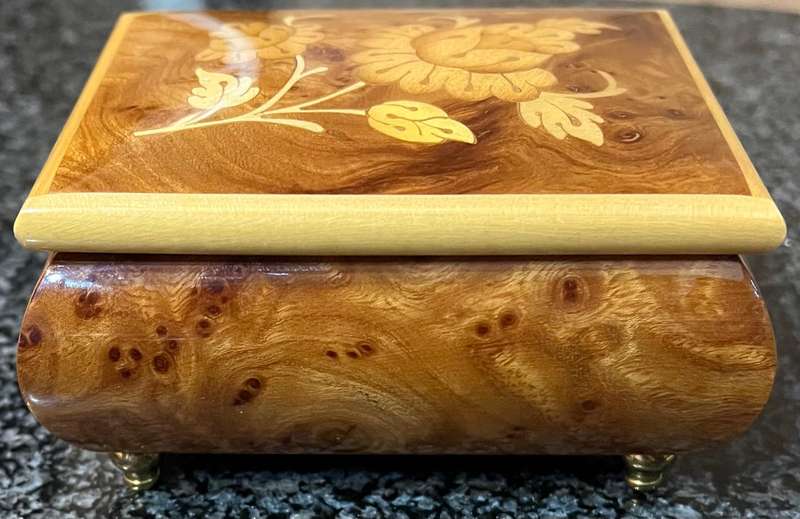 BURR WOOD MUSICAL BOX IN WORKING CONDITION