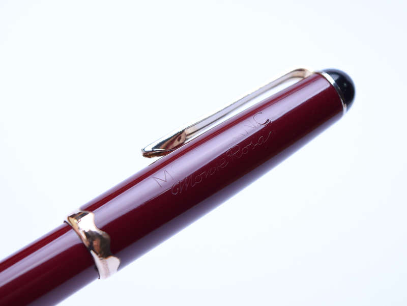 VINTAGE MONTBLANC BURGUNDY MONTE ROSA 042 G, WITH 14K GOLD MEDIUM NIB