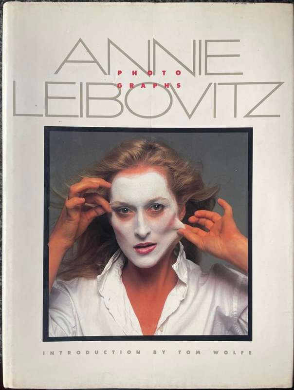 ANNIE LEIBOVITZ PHOTOGRAPHS