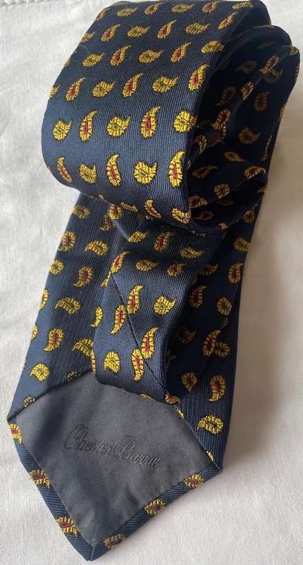 ORIGINAL CHESTER BARRIE MENS PURE SILK HANDMADE TIE, NAVY YELLOW PAISLEY DESIGN, MADE IN ITALY